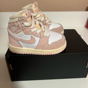 Jordan 1 Mid SE "White/Legend Pink/Sail" Toddler Girls' Shoe 4C